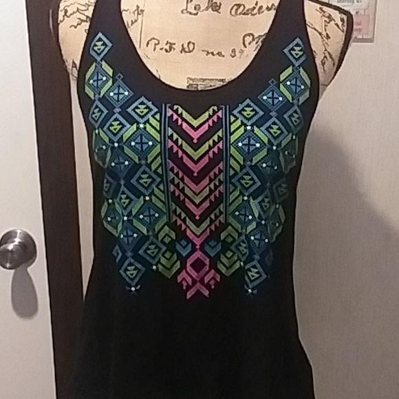 Tops - 🌹3/$15 Bright Aztec Tank Top